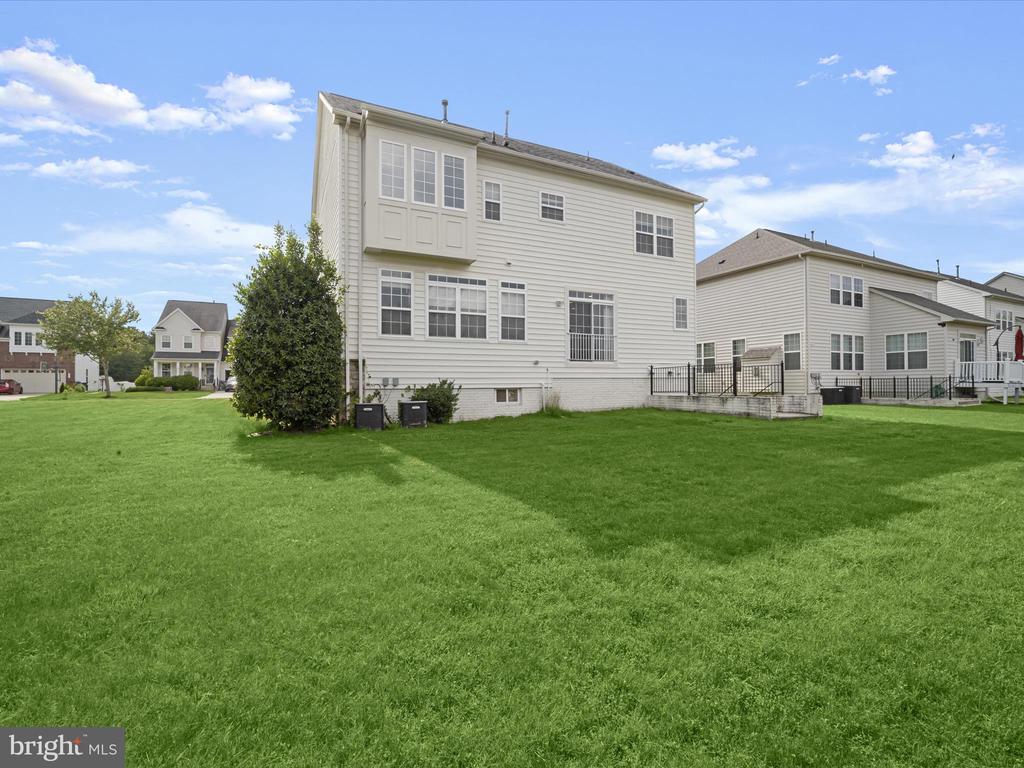 2074 DOWNSHIRE COURT