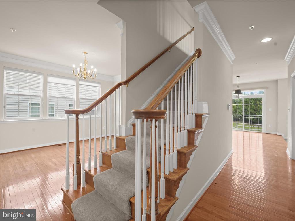 2074 DOWNSHIRE COURT