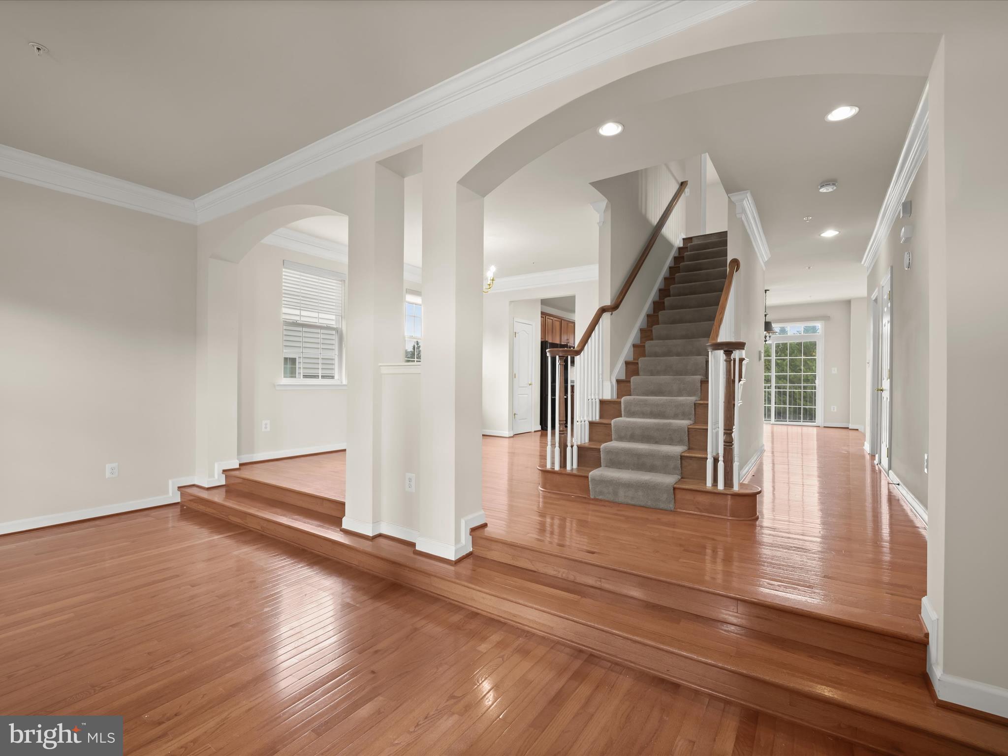 2074 DOWNSHIRE COURT