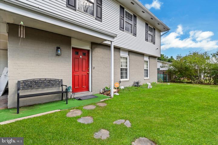 702 University Dr