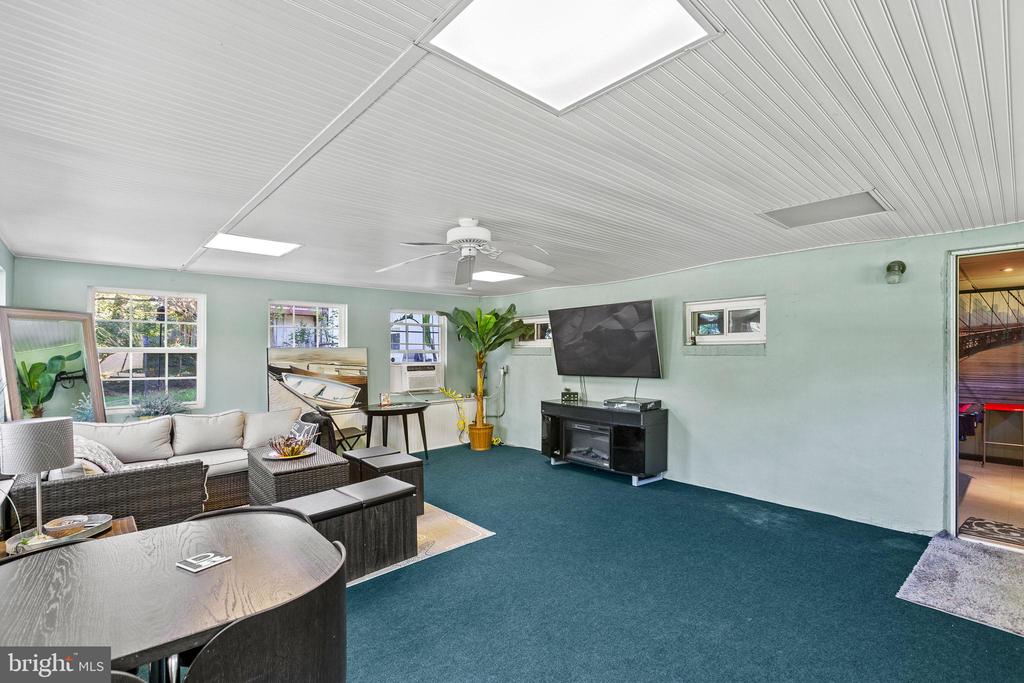 6850 ARBOR LANE