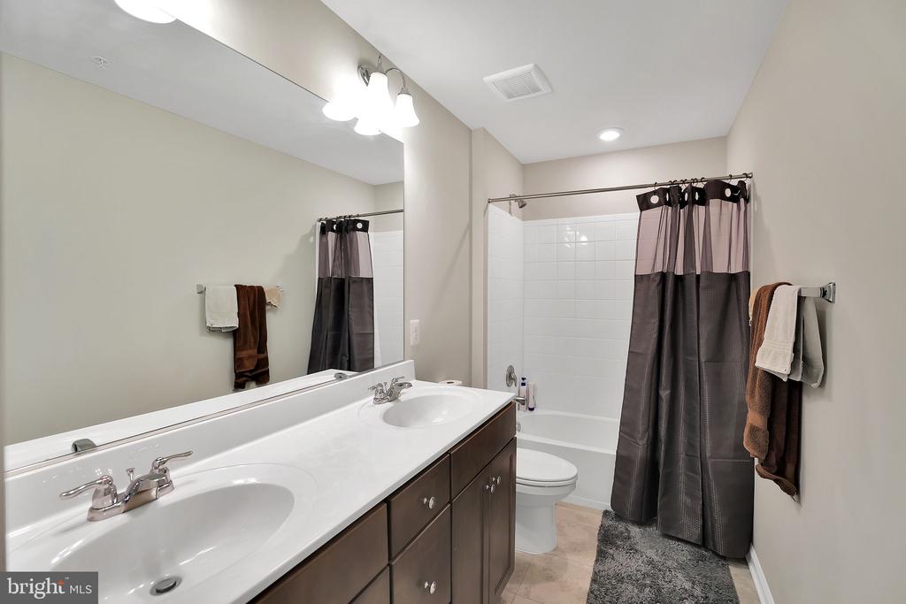 9562 RUTHERGLEN PLACE