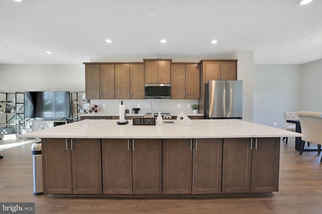 9562 RUTHERGLEN PLACE