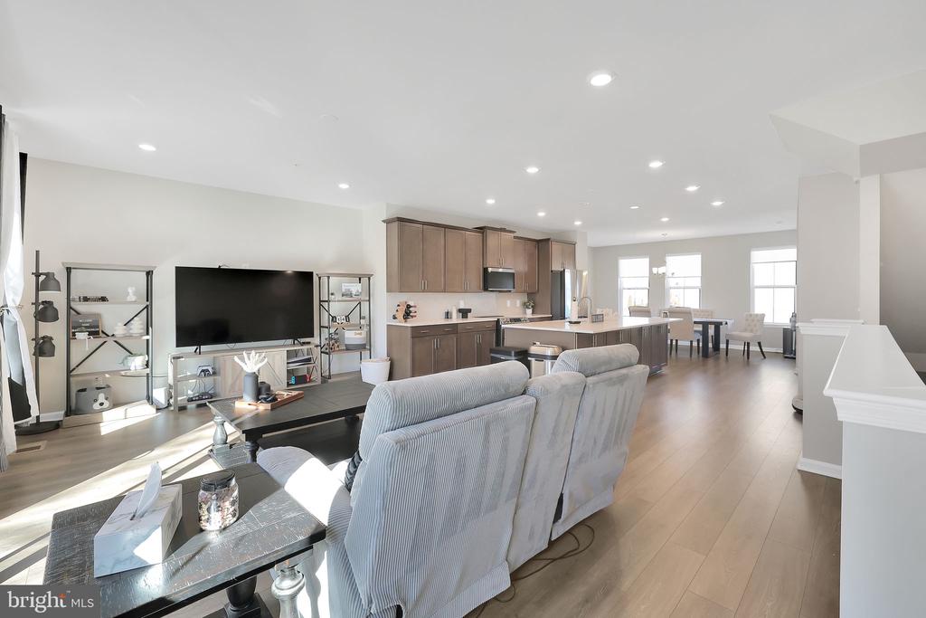 9562 RUTHERGLEN PLACE