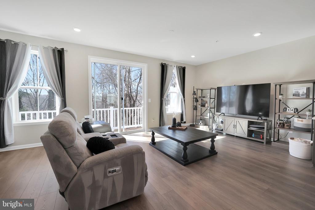 9562 RUTHERGLEN PLACE