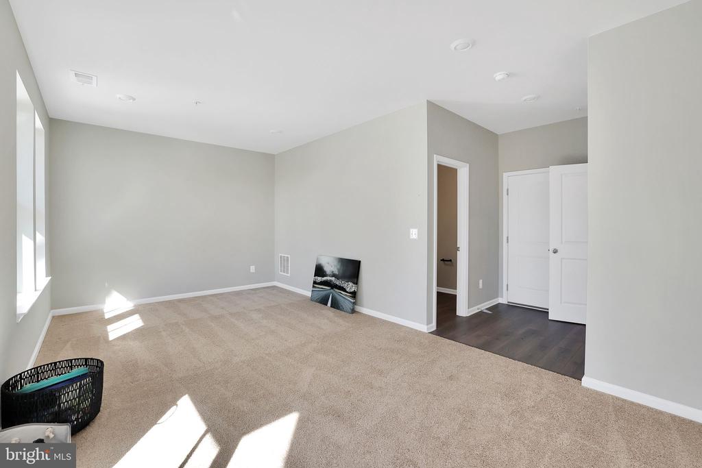 9562 RUTHERGLEN PLACE