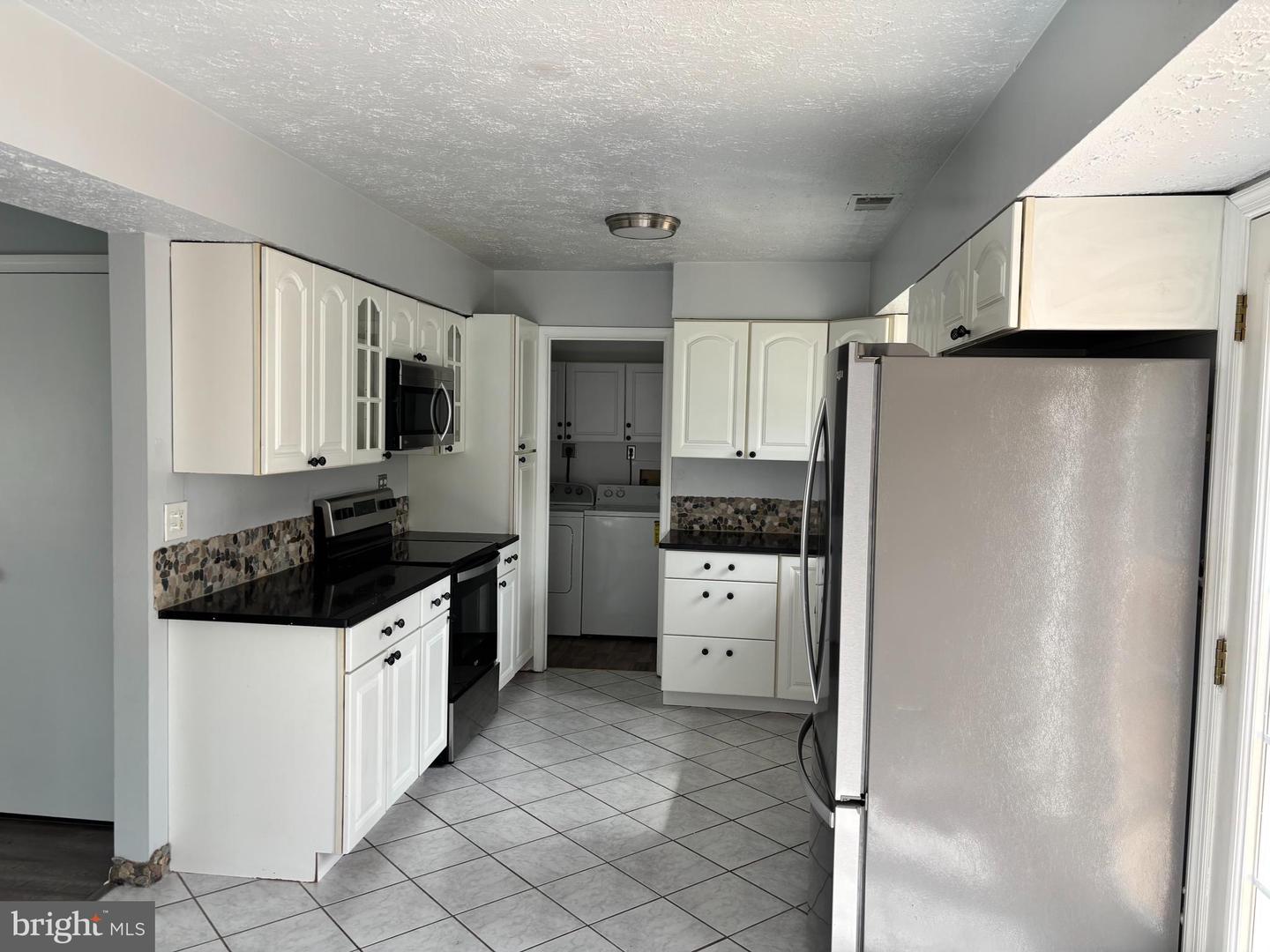 4112 BROADBILL DR