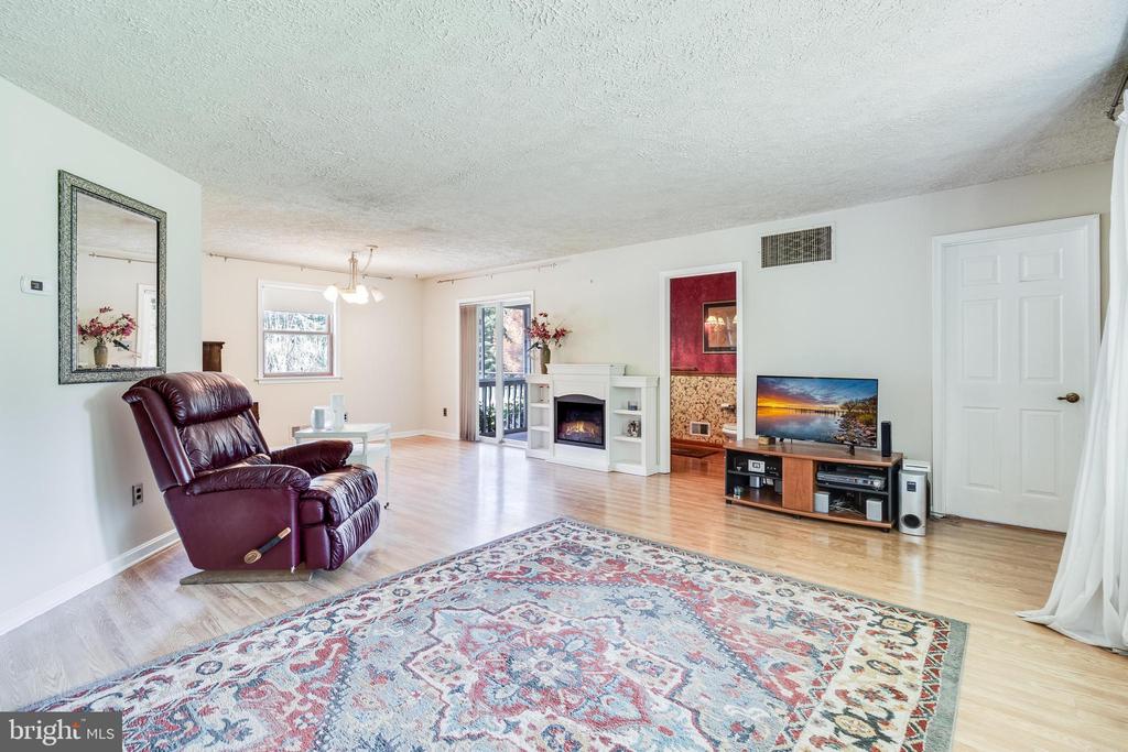 10907 TIMOTHY COURT