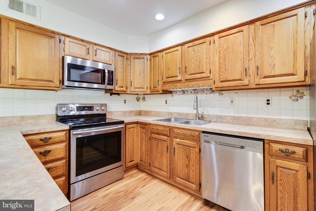 10907 TIMOTHY COURT