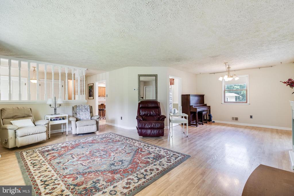 10907 TIMOTHY COURT