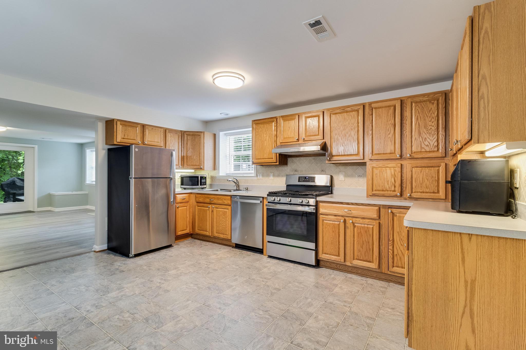 6422 HARD BARGAIN CIRCLE