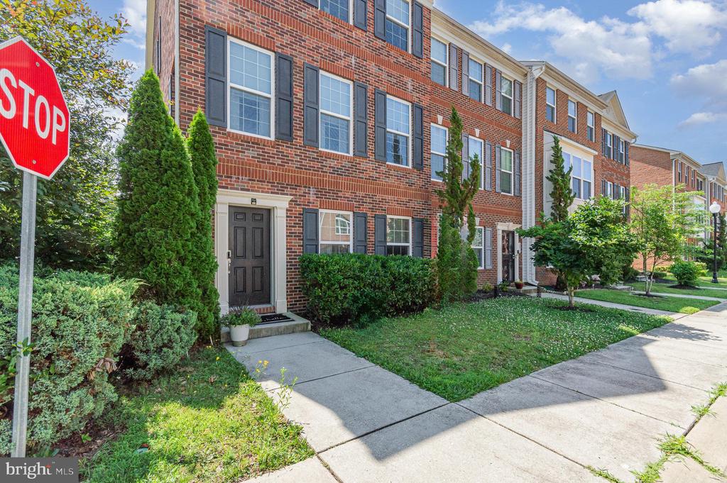 2872 Cameo Pl