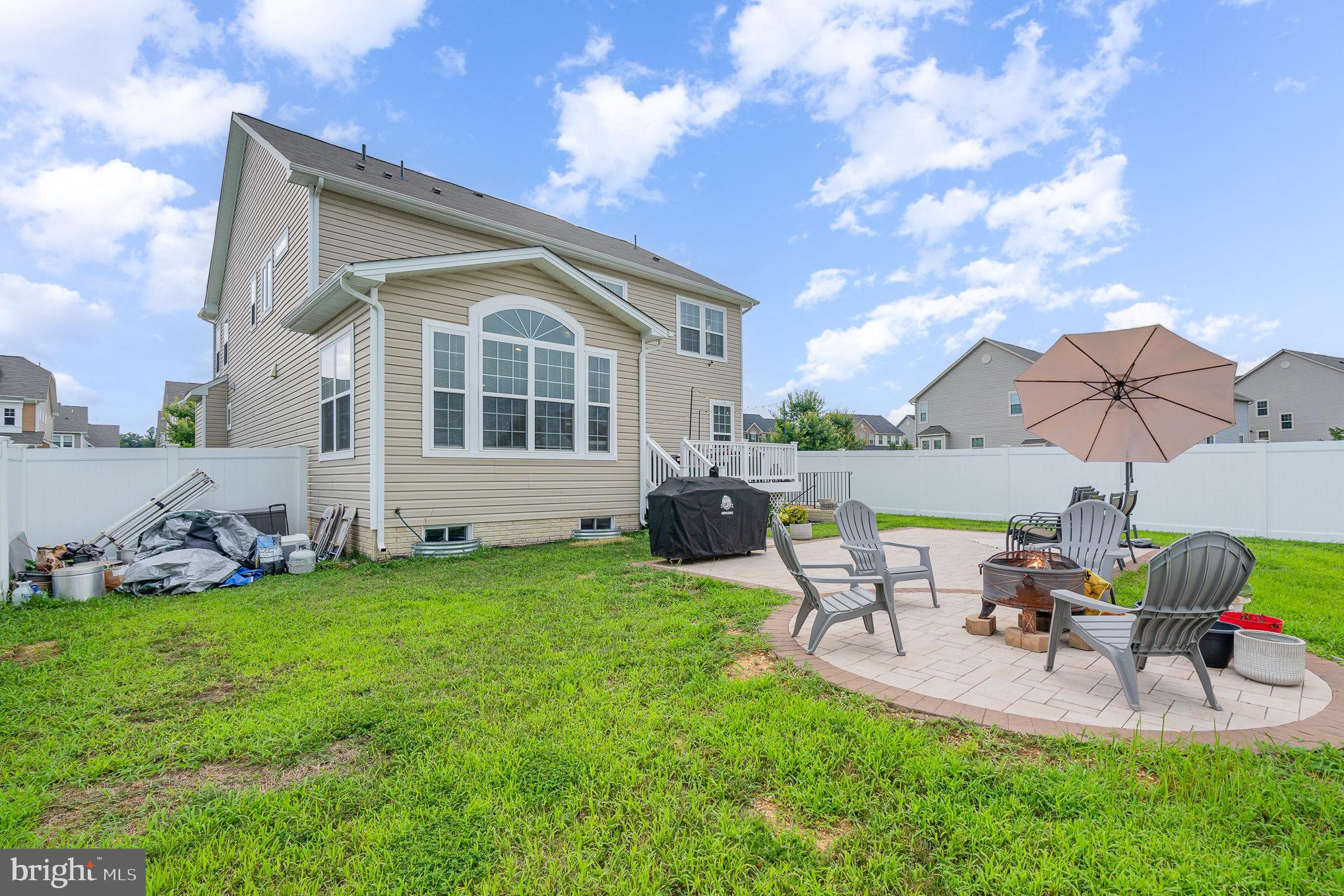 5452 Dundee Ln