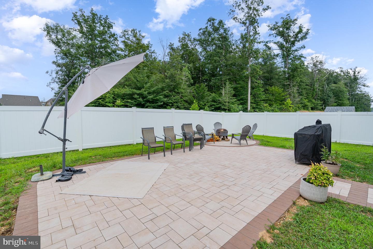 5452 Dundee Ln