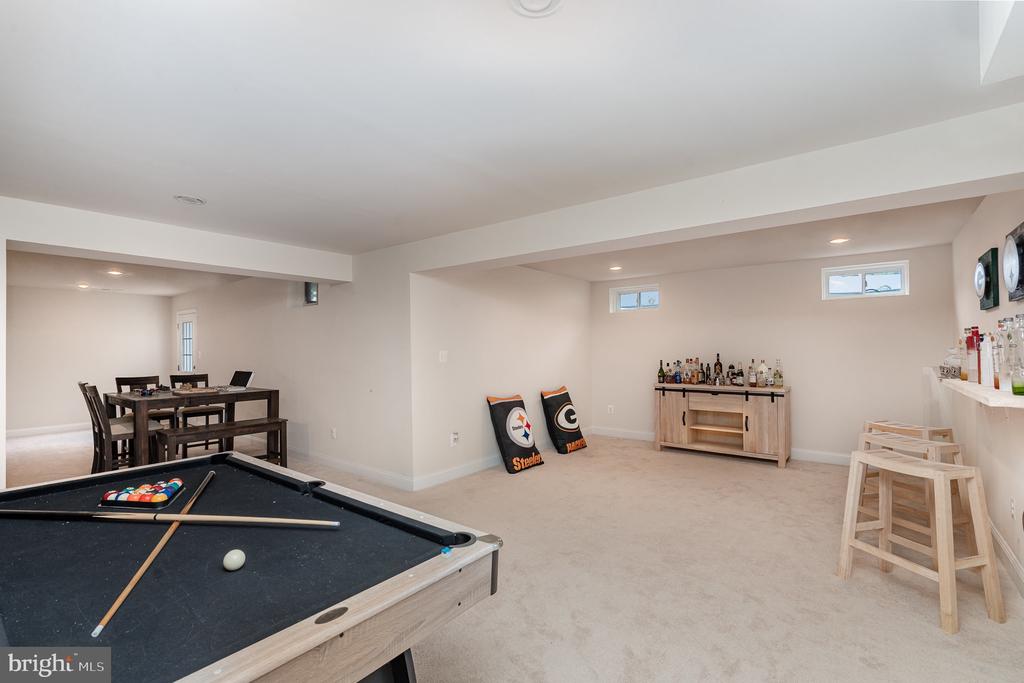 5452 Dundee Ln
