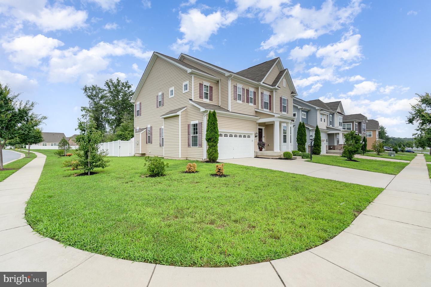 5452 Dundee Ln