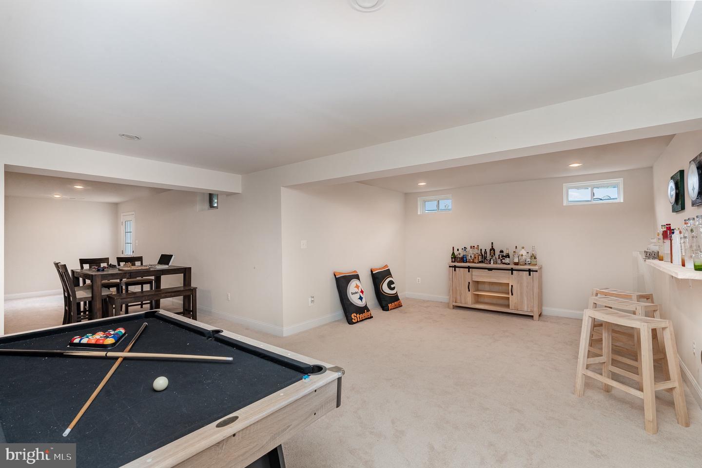 5452 Dundee Ln