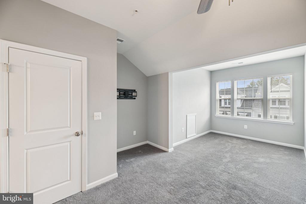 389 BUCKEYE CIRCLE