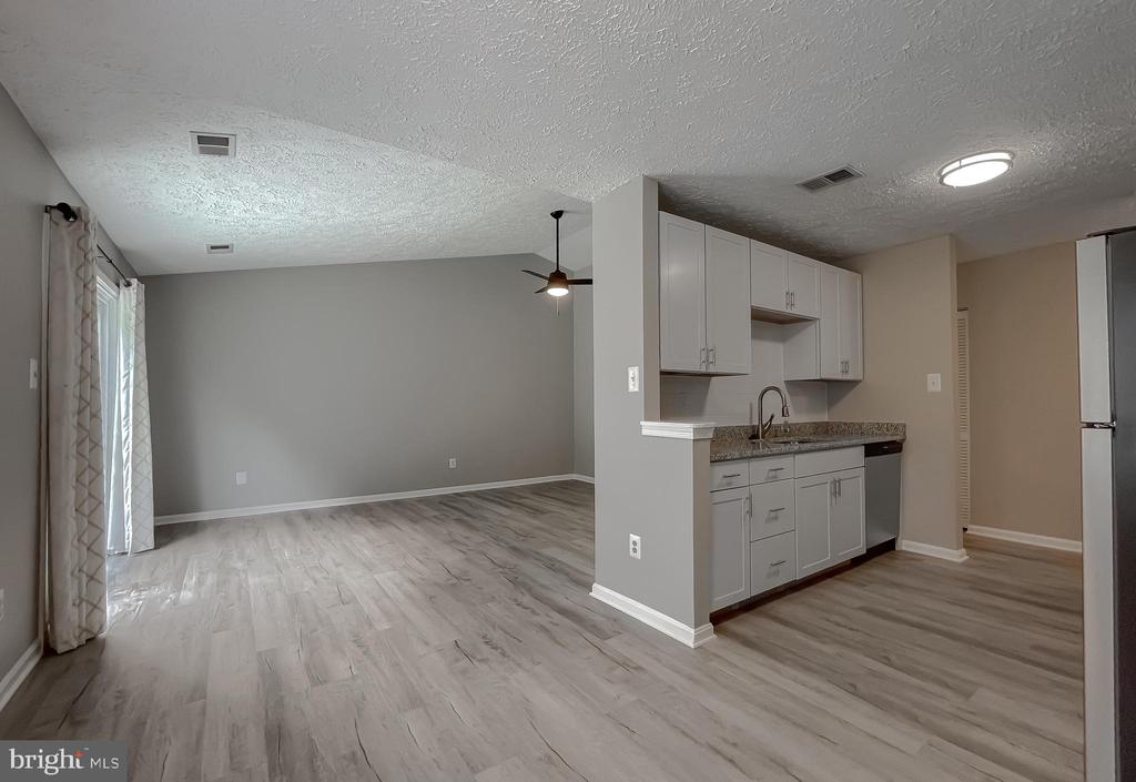 2287 VINE HILL COURT