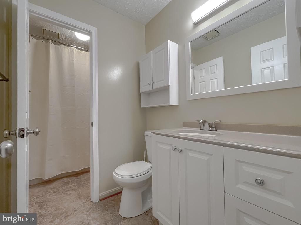 2287 VINE HILL COURT