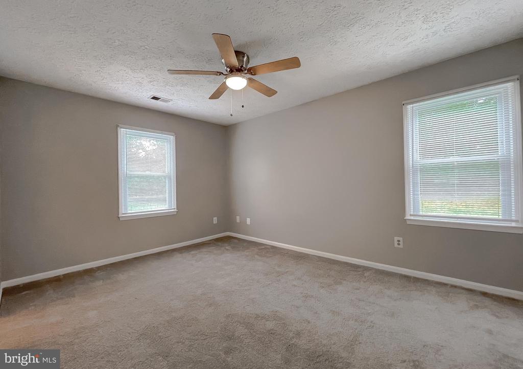 2287 VINE HILL COURT