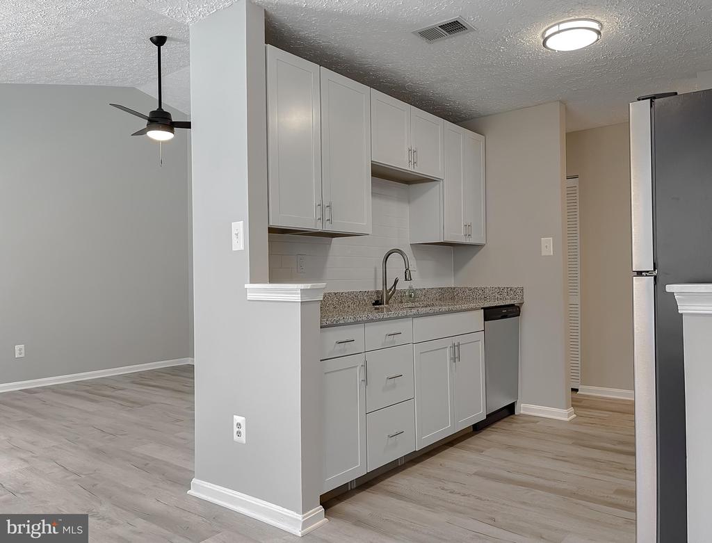 2287 VINE HILL COURT