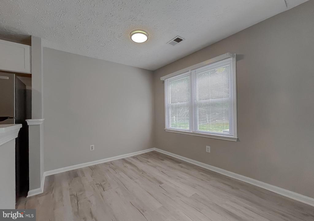 2287 VINE HILL COURT