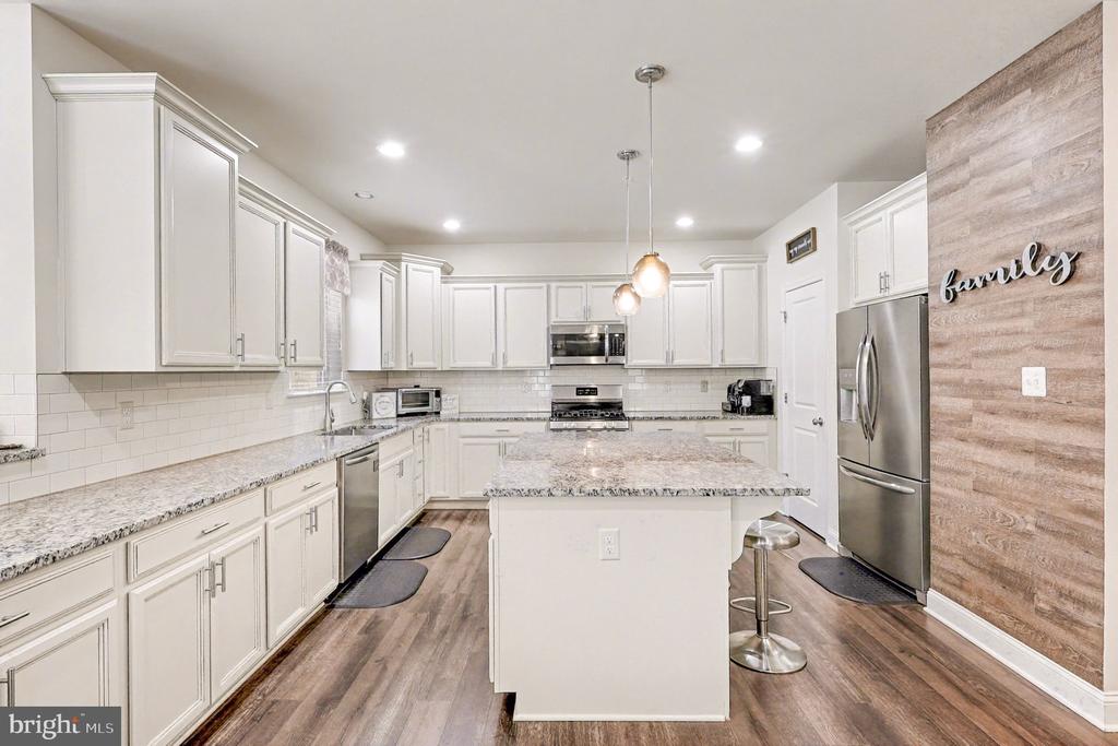 5405 DARLINGTON COURT