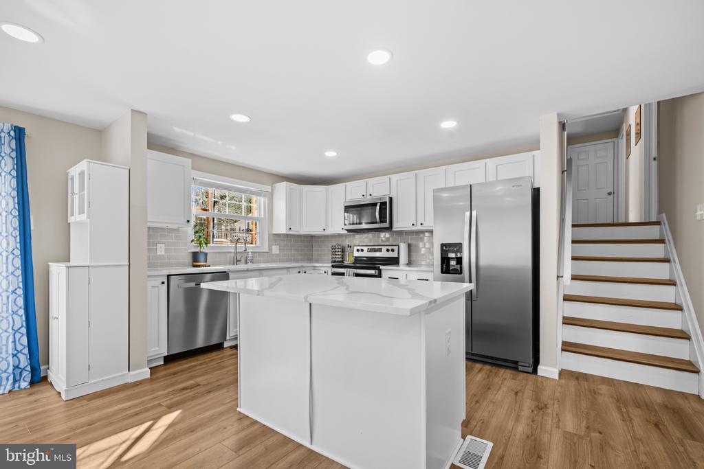 3516 NORWOOD COURT