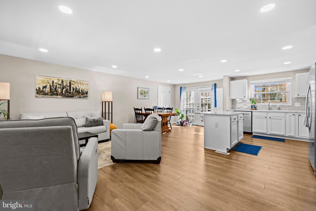 3516 NORWOOD COURT