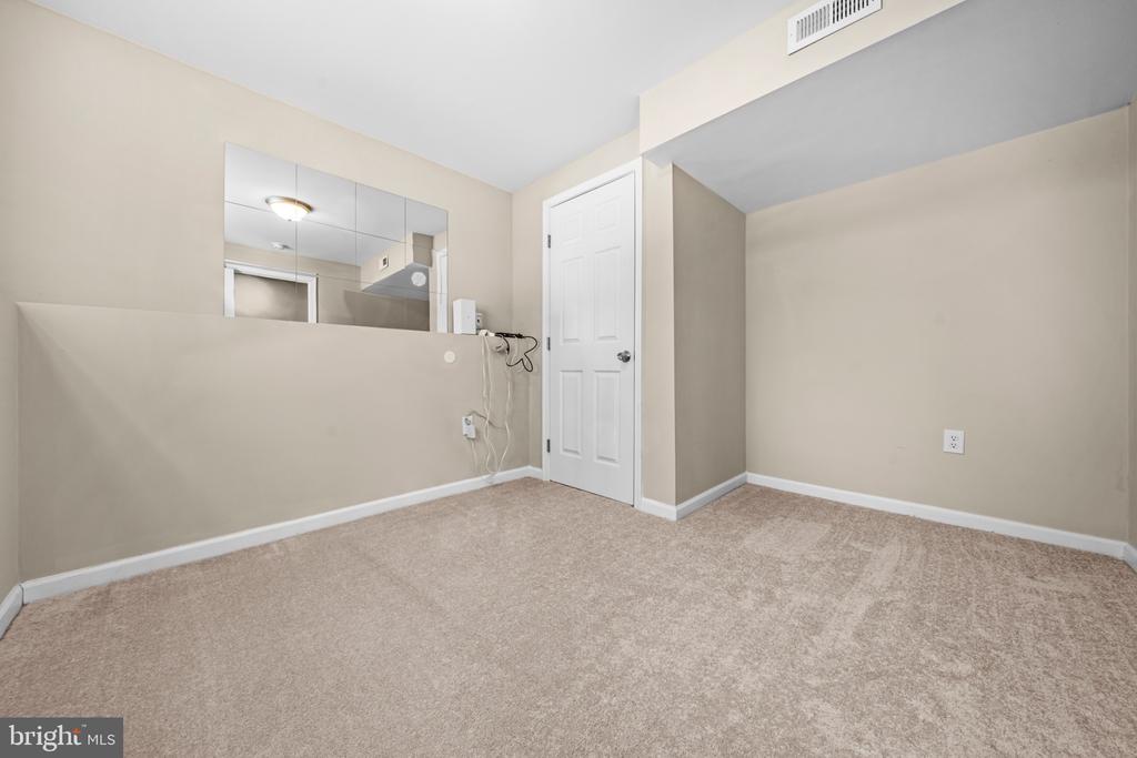 3516 NORWOOD COURT