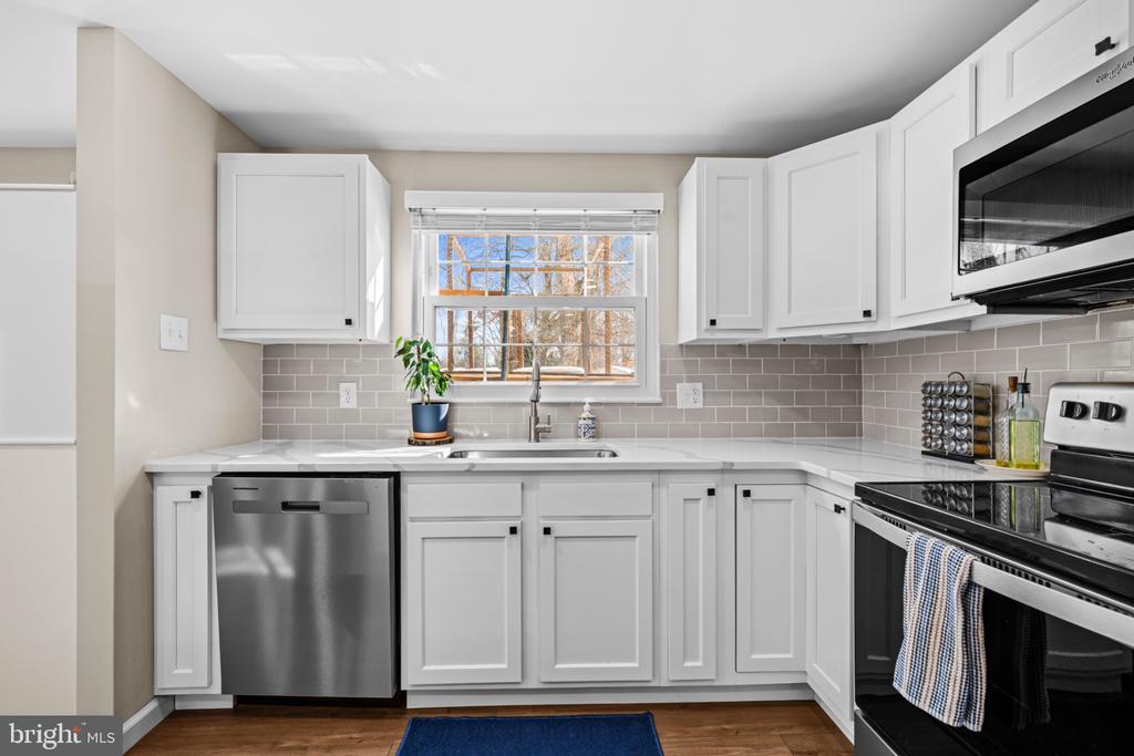 3516 NORWOOD COURT