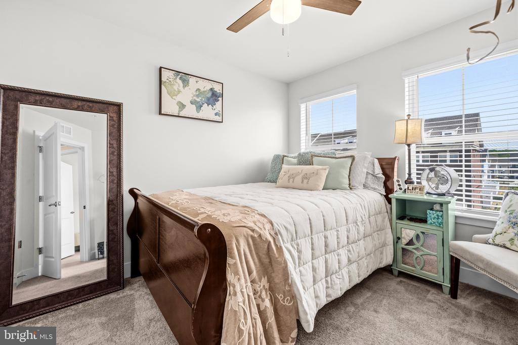 5809 JOHN KEATS PLACE