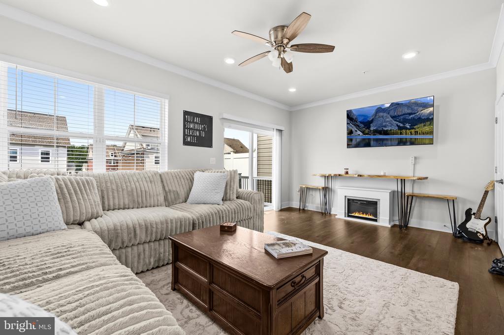 5809 JOHN KEATS PLACE