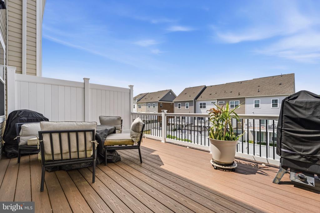 5809 JOHN KEATS PLACE