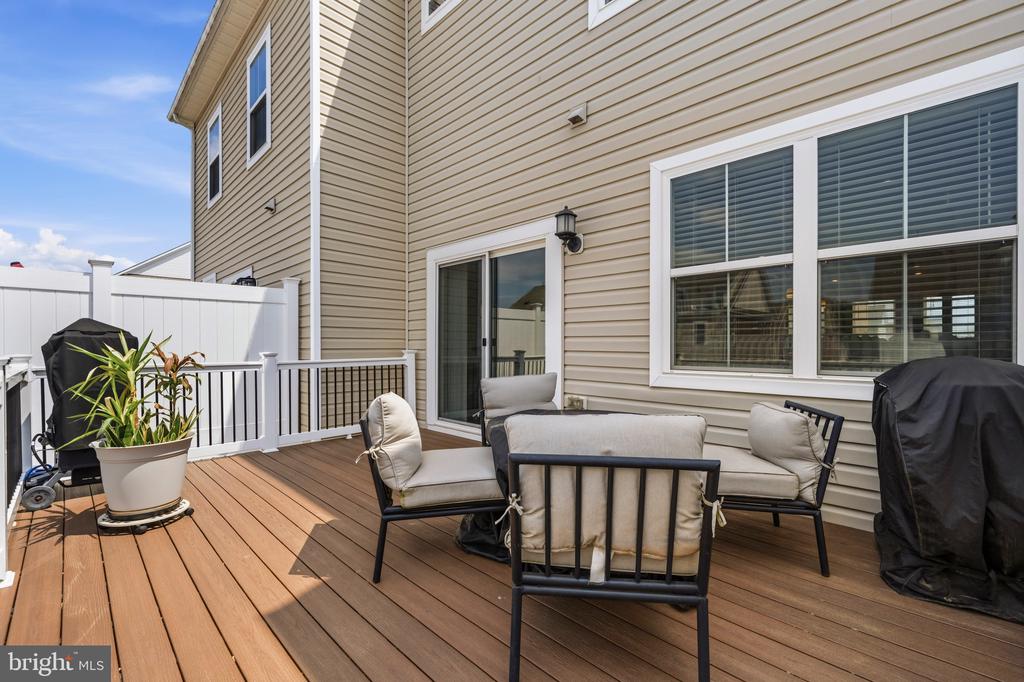 5809 JOHN KEATS PLACE