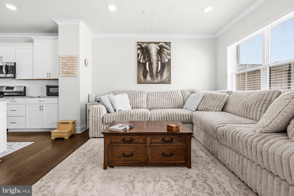 5809 JOHN KEATS PLACE