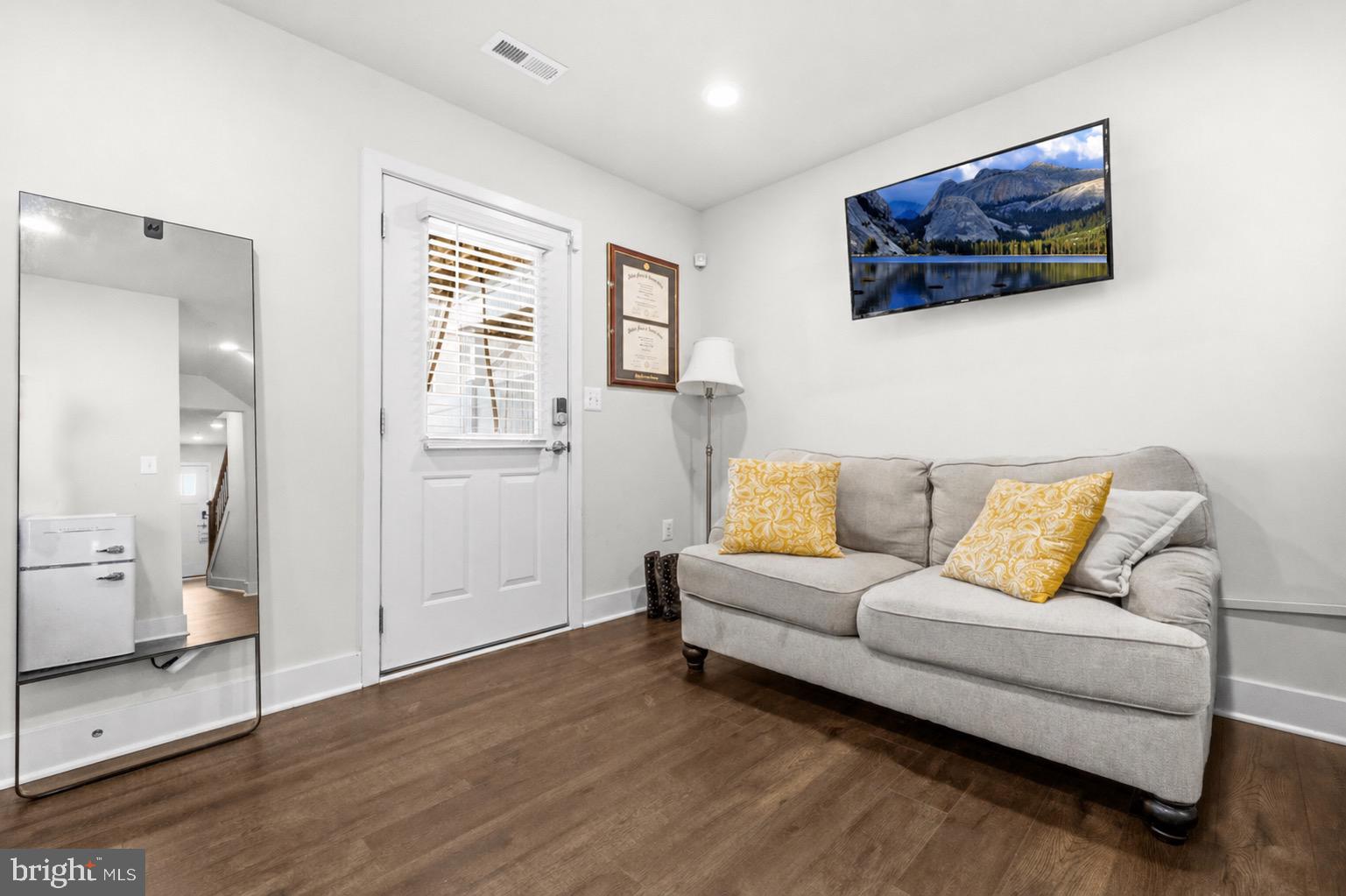 5809 JOHN KEATS PLACE