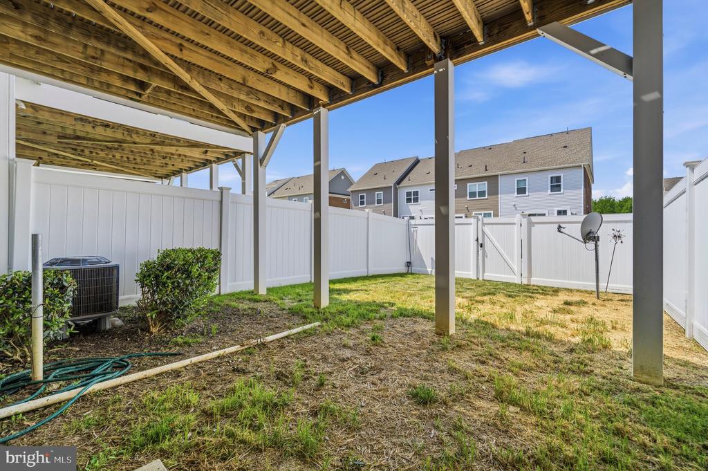 5809 JOHN KEATS PLACE