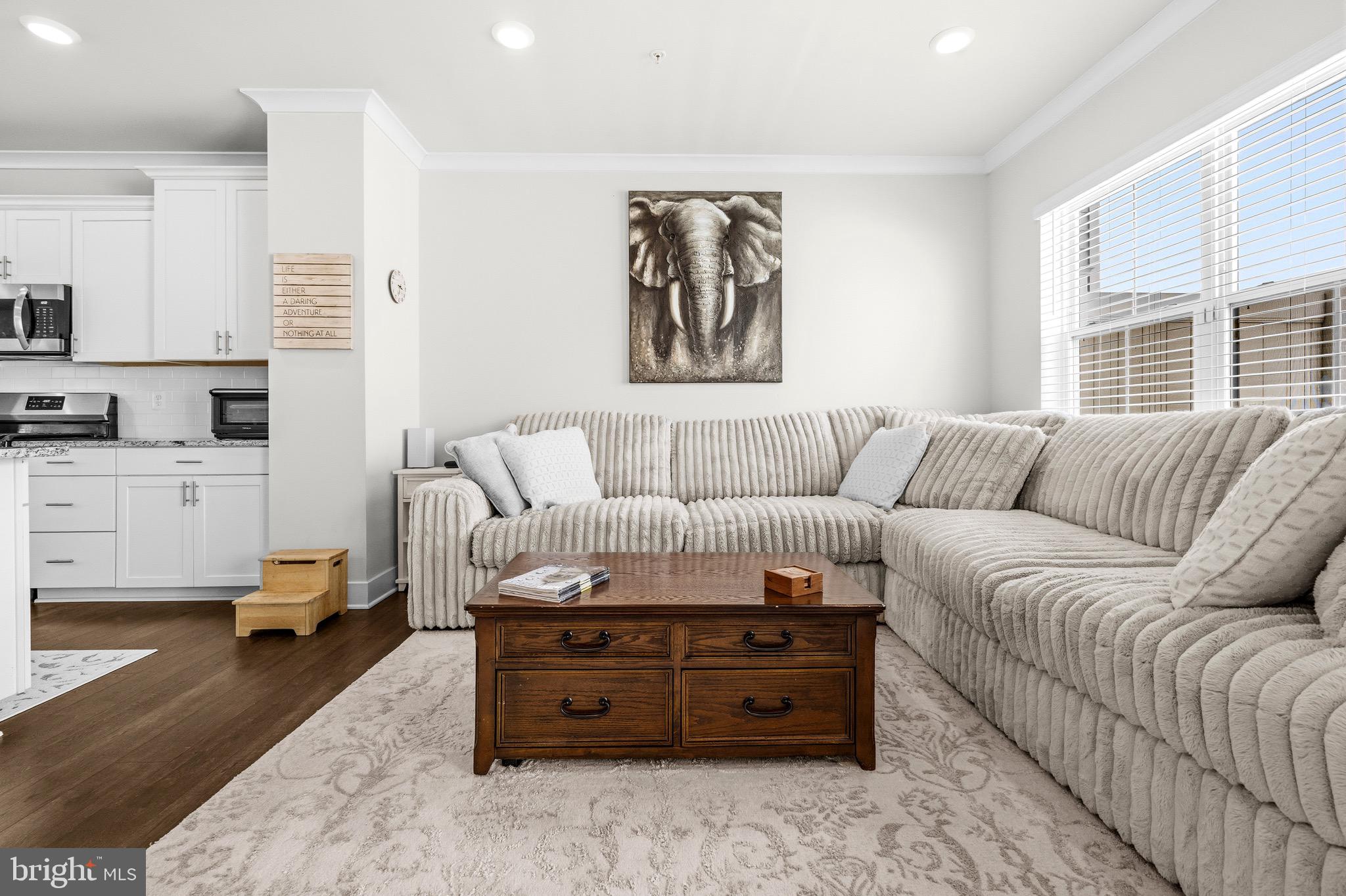 5809 JOHN KEATS PLACE