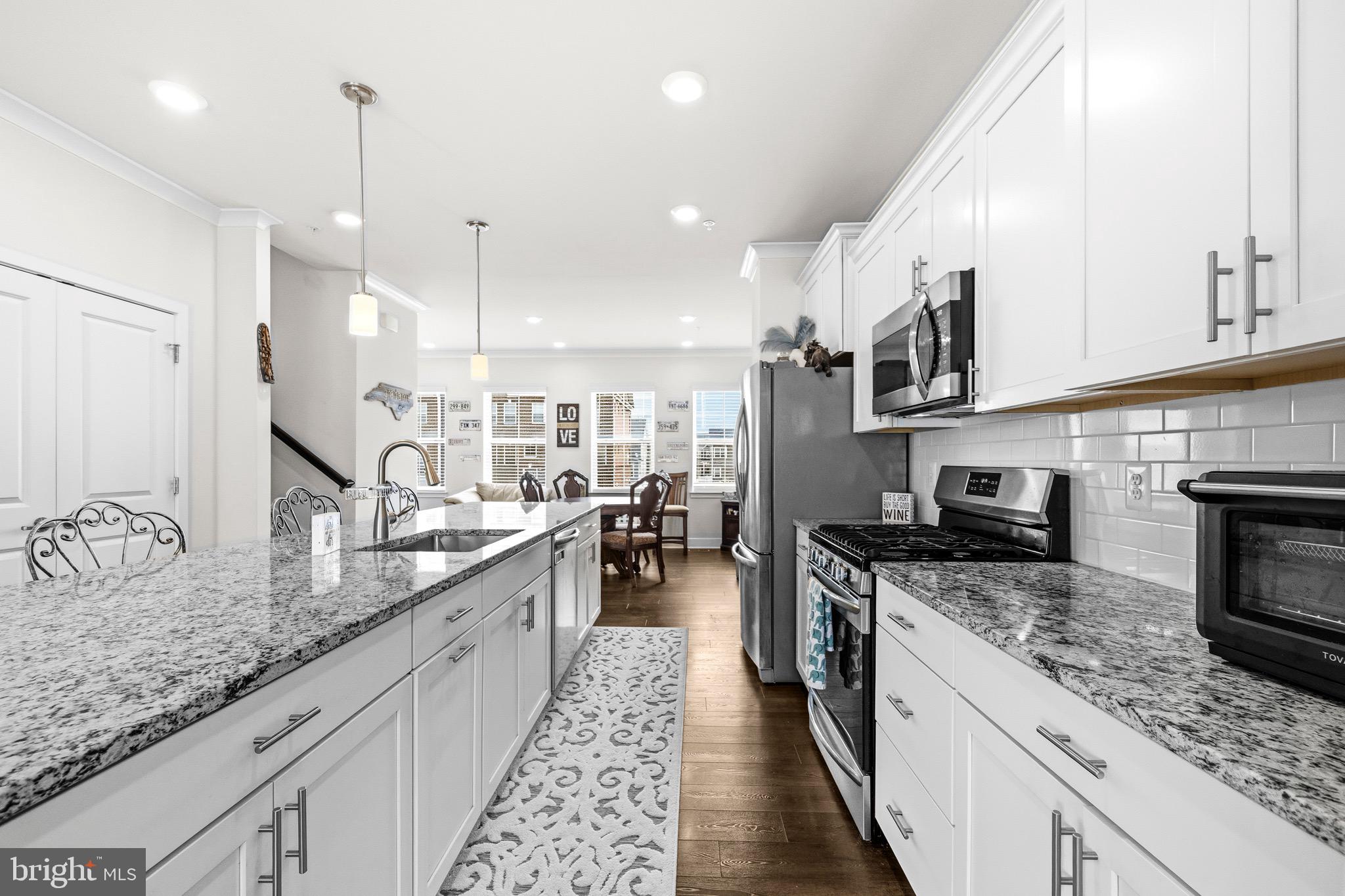 5809 JOHN KEATS PLACE