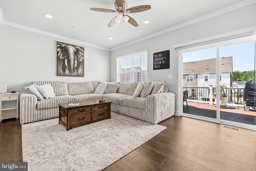 5809 JOHN KEATS PLACE