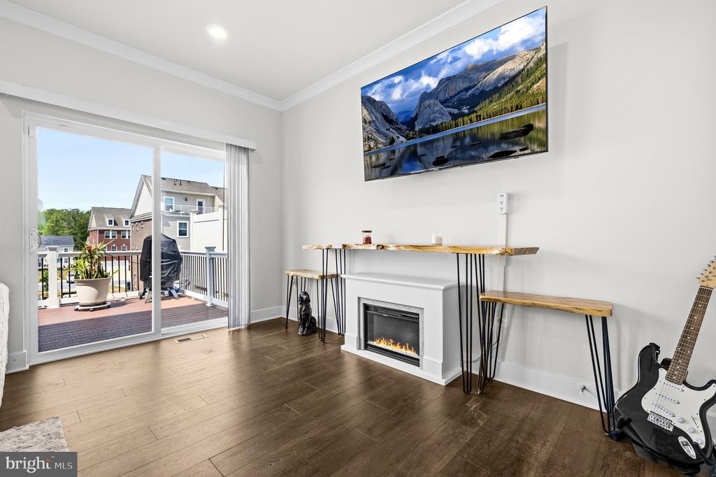 5809 JOHN KEATS PLACE