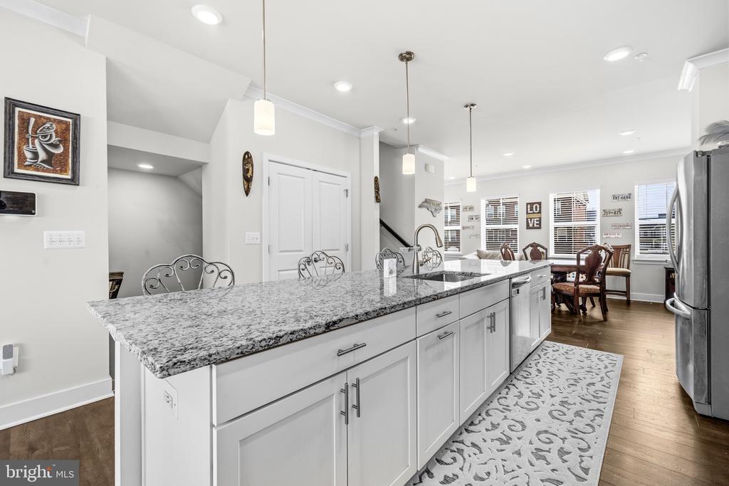 5809 JOHN KEATS PLACE