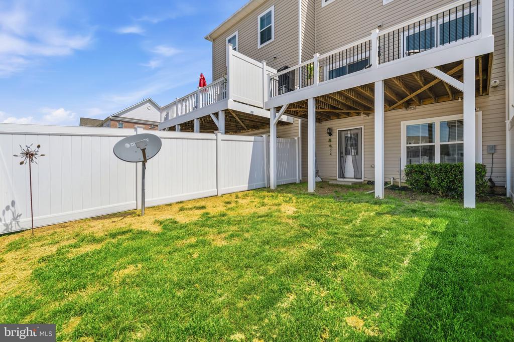 5809 JOHN KEATS PLACE