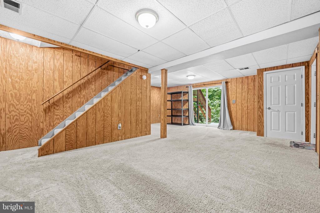 7090 MAXWELL DRIVE