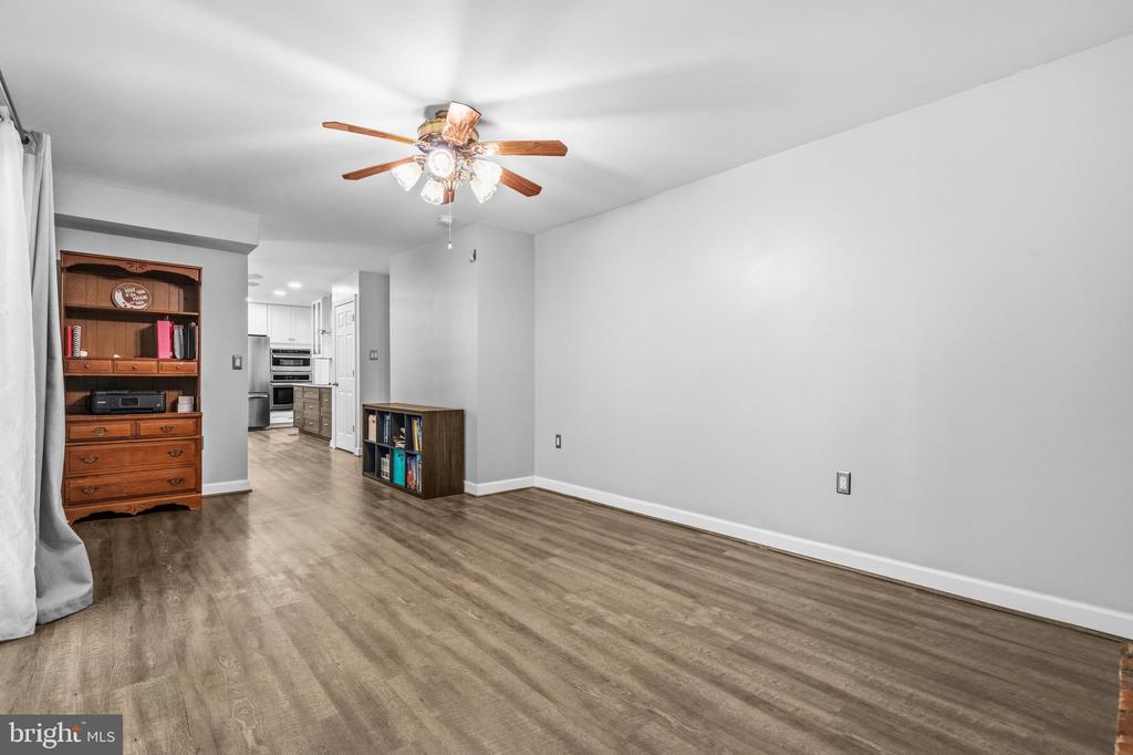 7090 MAXWELL DRIVE