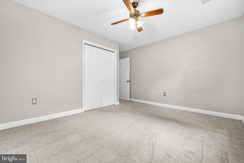 7090 MAXWELL DRIVE