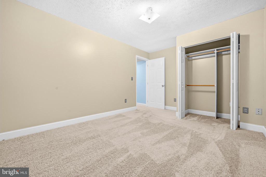 7090 MAXWELL DRIVE