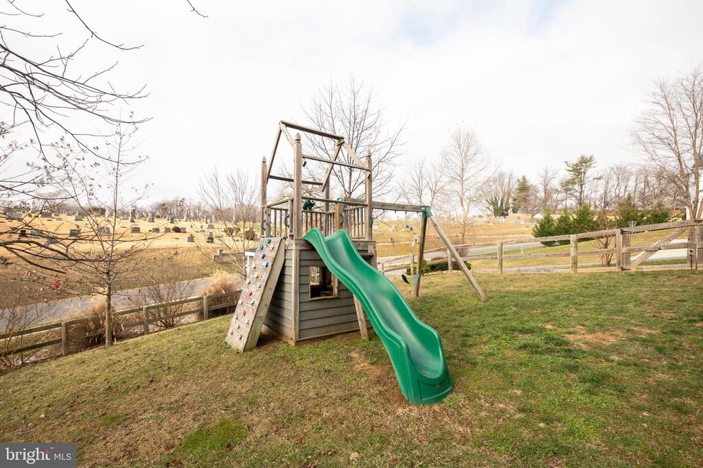 600 GUM SPRING RD